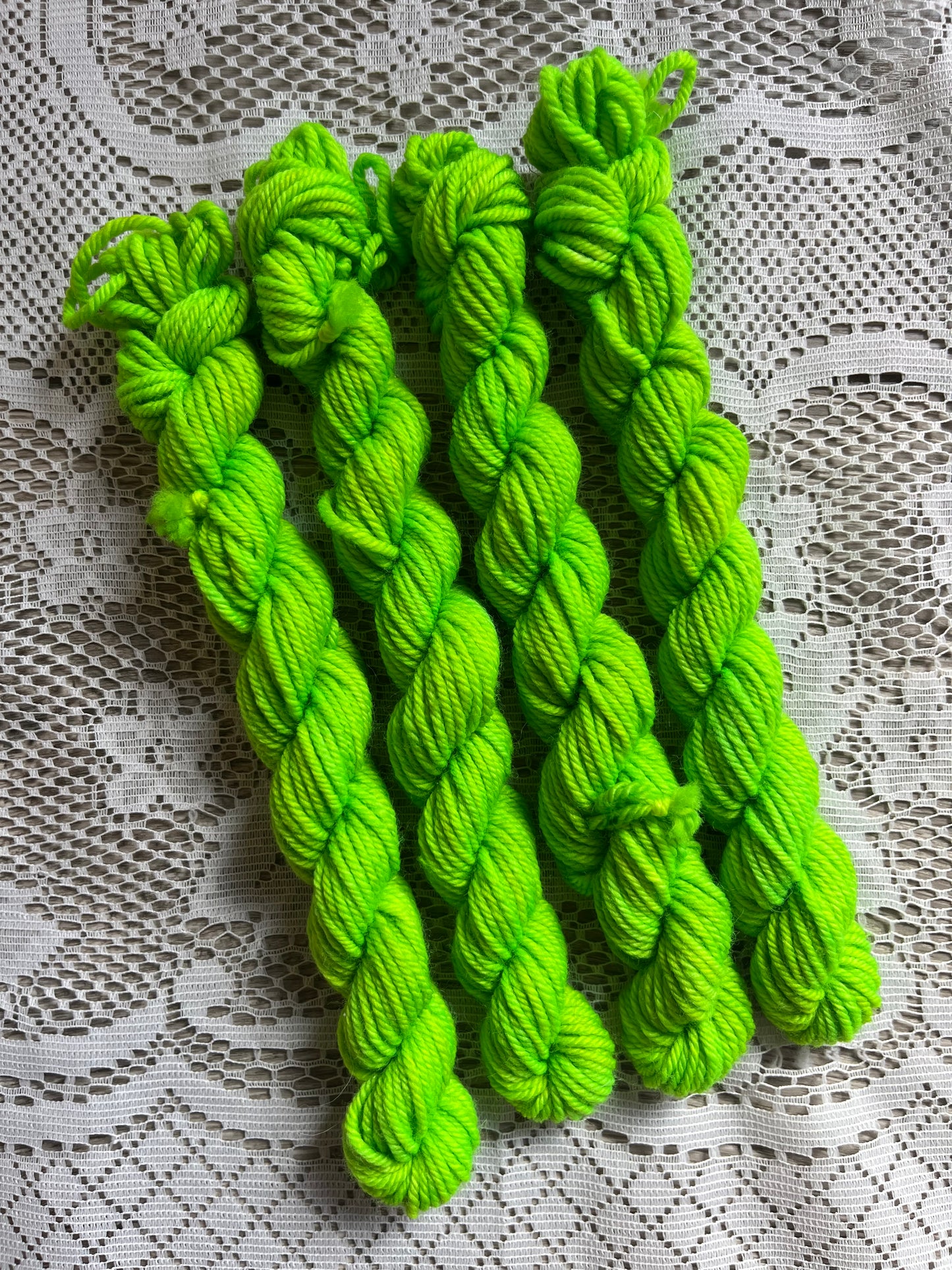 Neon minis #3❀ 10g merino/nylon