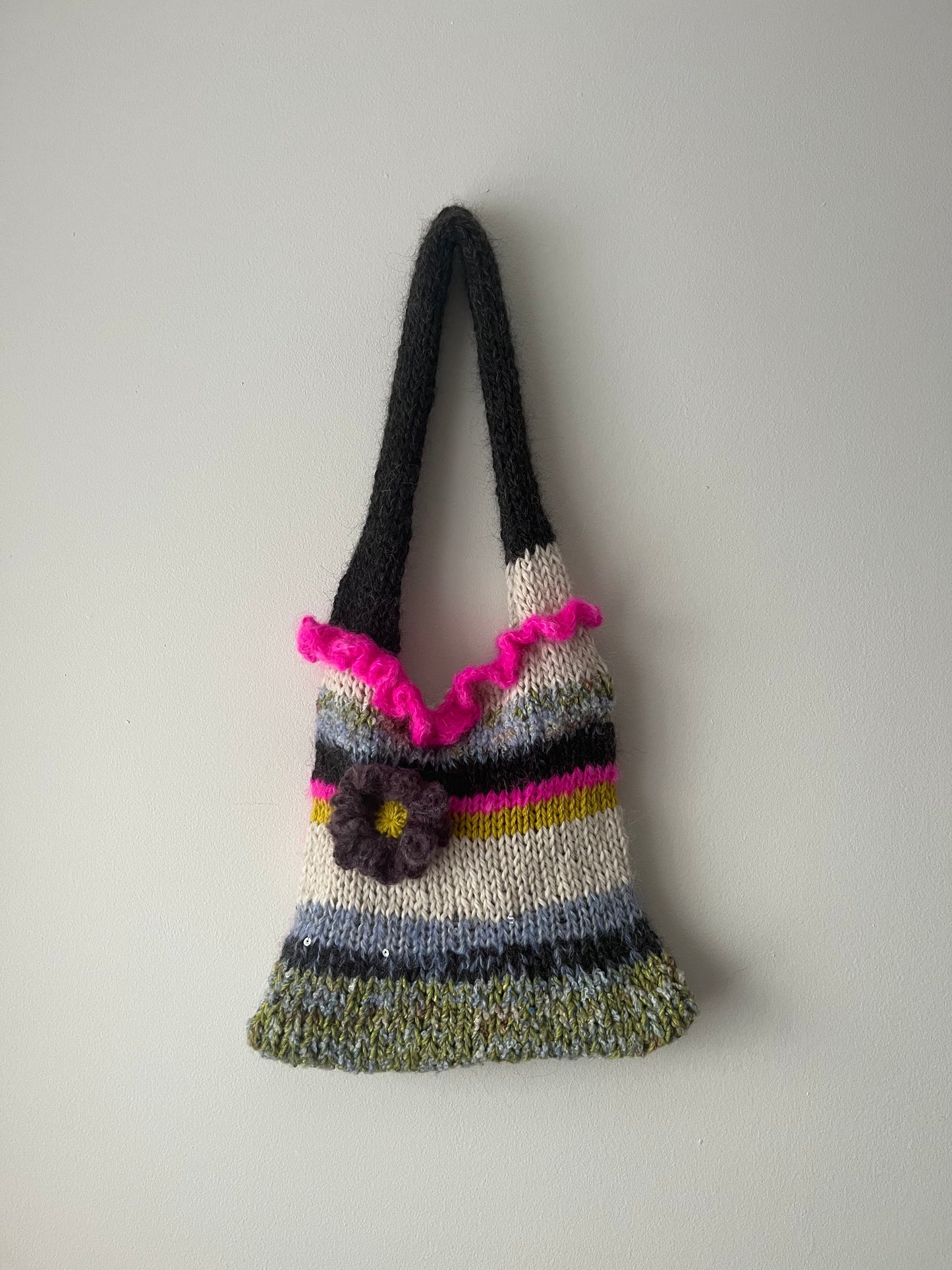 Purple Petal🪲⭐️hand knit shoulder bag